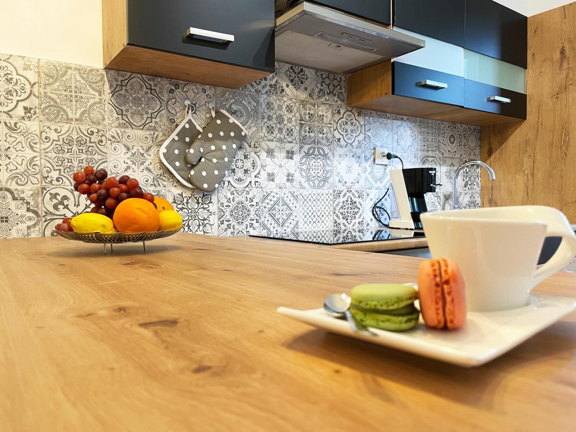 Cute Apartment In Rijeka Near Beach With Parking Bagian luar foto