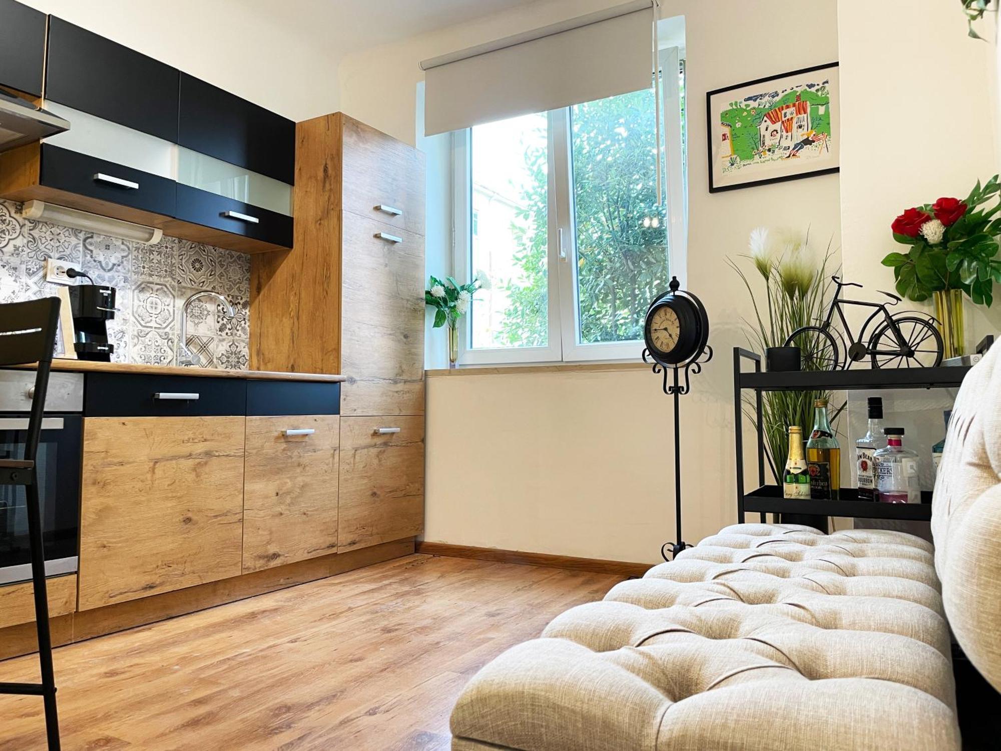 Cute Apartment In Rijeka Near Beach With Parking Bagian luar foto